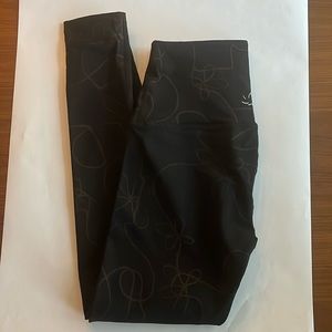 Beyond Yoga size small pants, black with brown flowers